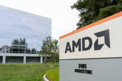 Analisis Mendalam Saham AMD: Dari Chip PC ke Infrastruktur AI Global