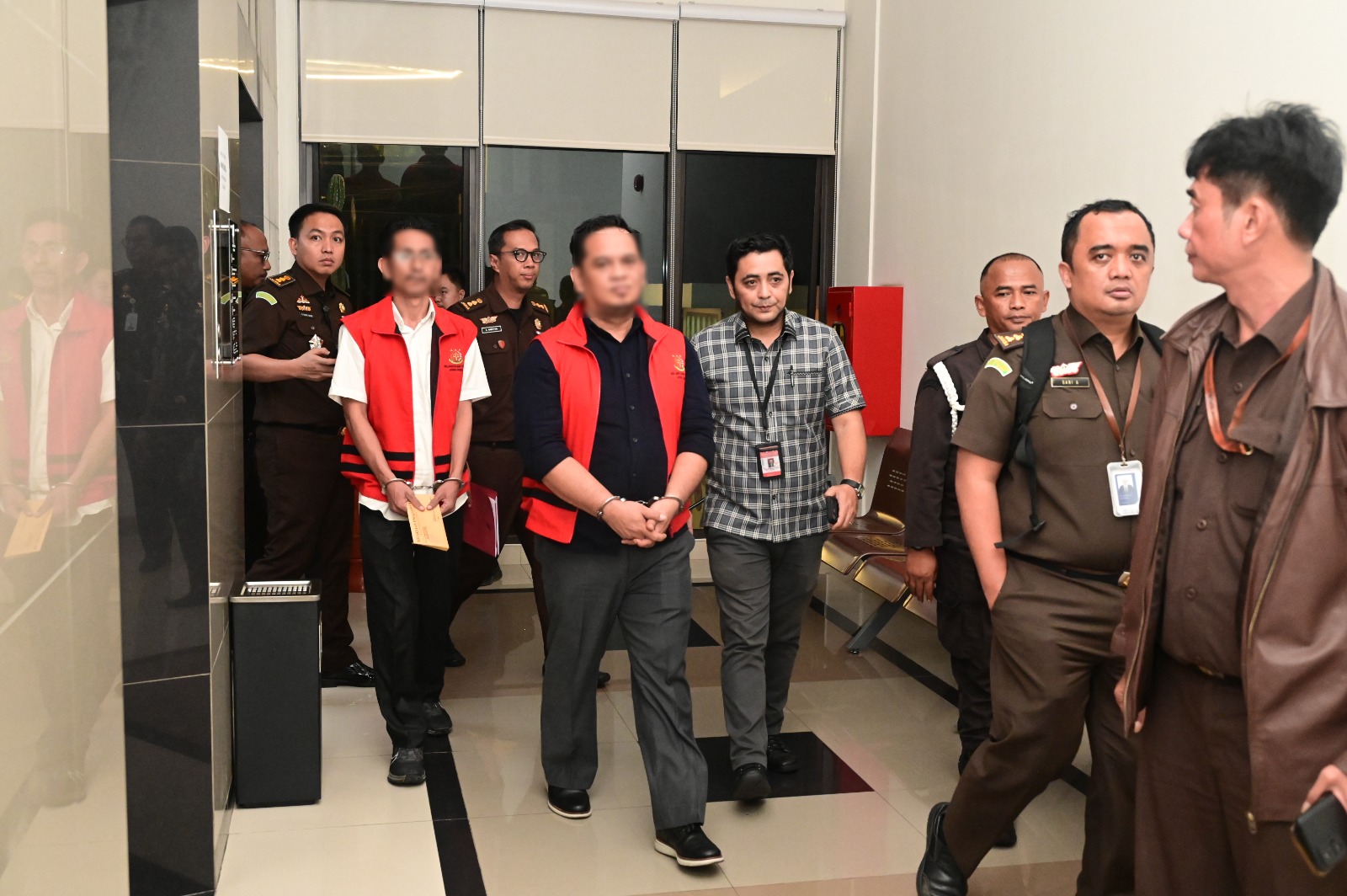 Kejati Jabar Tahan Tersangka Korupsi Tunjangan Perumahan DPRD Bekasi Rp20 Miliar