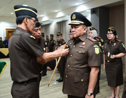 Dr. Hermon Dekristo, S.H., M.H., secara resmi melantik Kepala Kejaksaan Negeri Kota Bandung dan Kepala Kejaksaan Negeri Kota Sukabumi