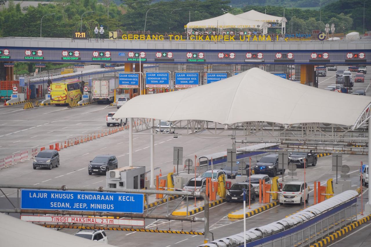 PT Jasamarga Transjawa Tol (JTT) resmi memberlakukan diskon tarif tol sebesar 20 persen di ruas Tol Trans Jawa mulai Senin, 22 Desember 2025