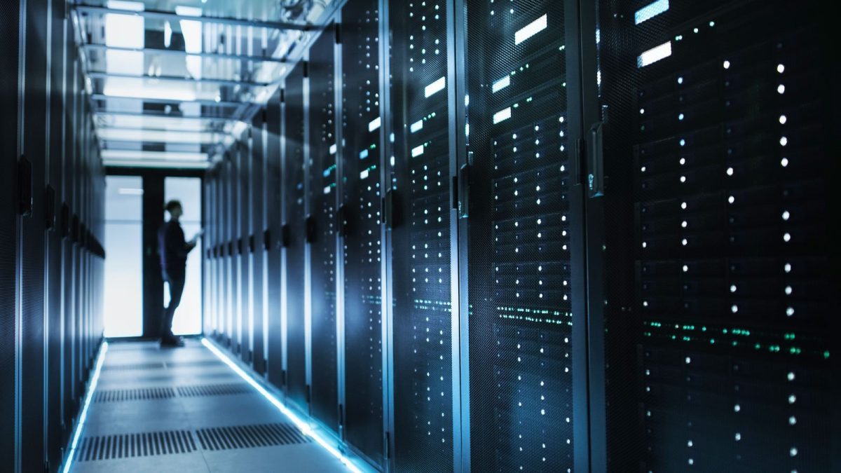 Hybrid Computing Jadi Tulang Punggung AI, IoT, dan Edge Computing