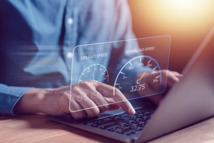 10 Negara dengan Internet Tercepat 2025 tidak hanya menyajikan peringkat teknis tentang siapa yang paling unggul dalam kecepatan internet.