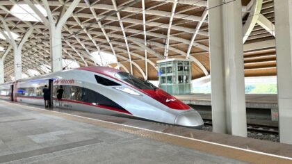 KCIC Hadirkan Layanan WhatsApp Call Whoosh