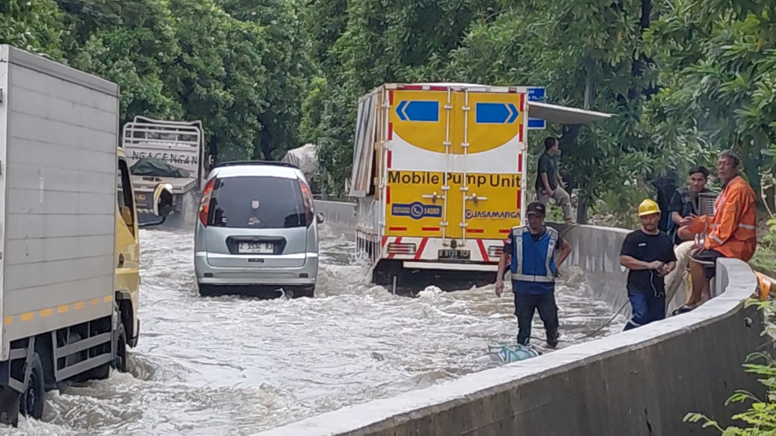 Jasamarga Metropolitan Tollroad Regional Division mengambil langkah percepatan penanganan dengan mengoptimalkan seluruh sumber daya di lapangan.