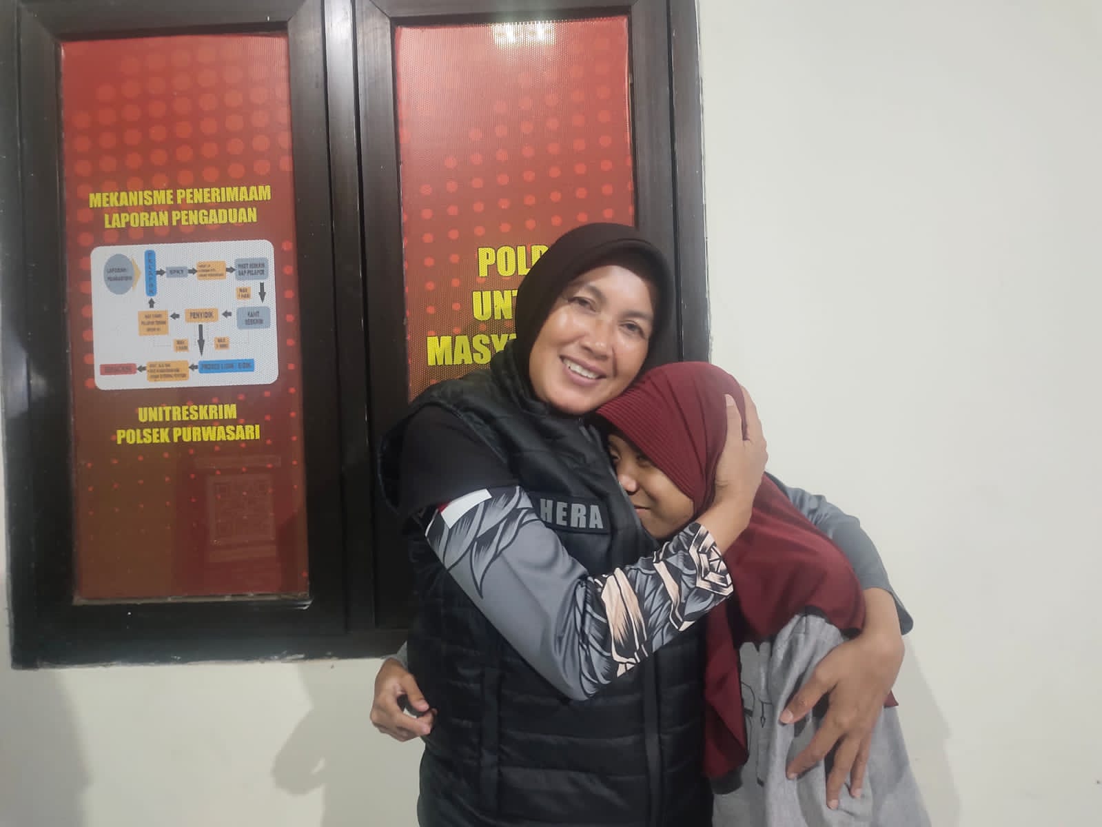 Seorang siswi Sekolah Dasar (SD) berinisial GA, yang sebelumnya dikabarkan menghilang secara misterius, ternyata ditemukan berada di dalam lemari pakaian di rumahnya sendiri