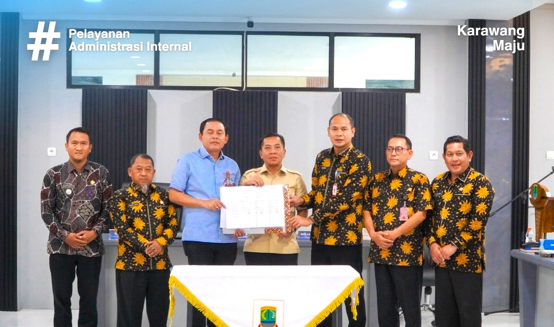 Ketua DPRD, dan Bupati Karawang usai penandatanganan kesepahaman rencana RKPD