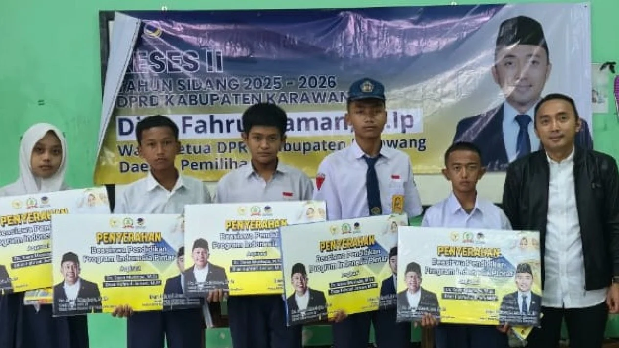 Program Indonesia Pintar (PIP) kembali disalurkan di Kabupaten Karawang. Wakil Ketua DPRD Kabupaten Karawang, Dian Fahrud Jaman