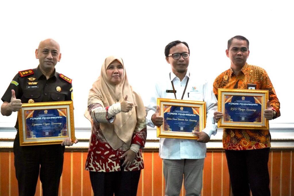 Kejaksaan Negeri (Kejari) Karawang kembali mencatatkan prestasi membanggakan di bidang tata kelola keuangan negara