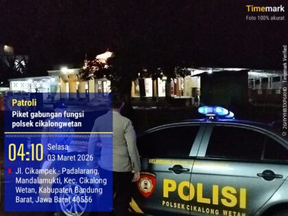 Kegiatan patroli menjelang subuh antisipasi gangguan kamtibmas selama Bulan Suci Ramadhan wilayah hukum Polsek Cikalongwetan