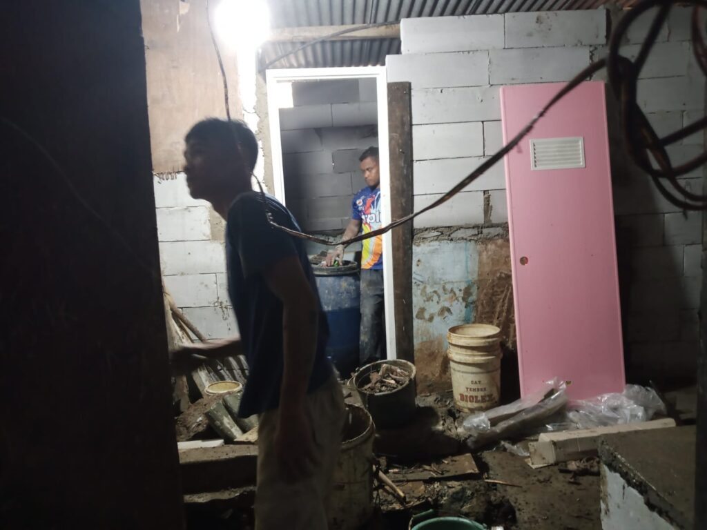 Program pembangunan Rutilahu atau bedah rumah Polres Cimahi di wilayah hukum Polsek Cikalongwetan, Kabupaten Bandung Barat, dilaporkan telah mencapai progres sekitar 50 persen