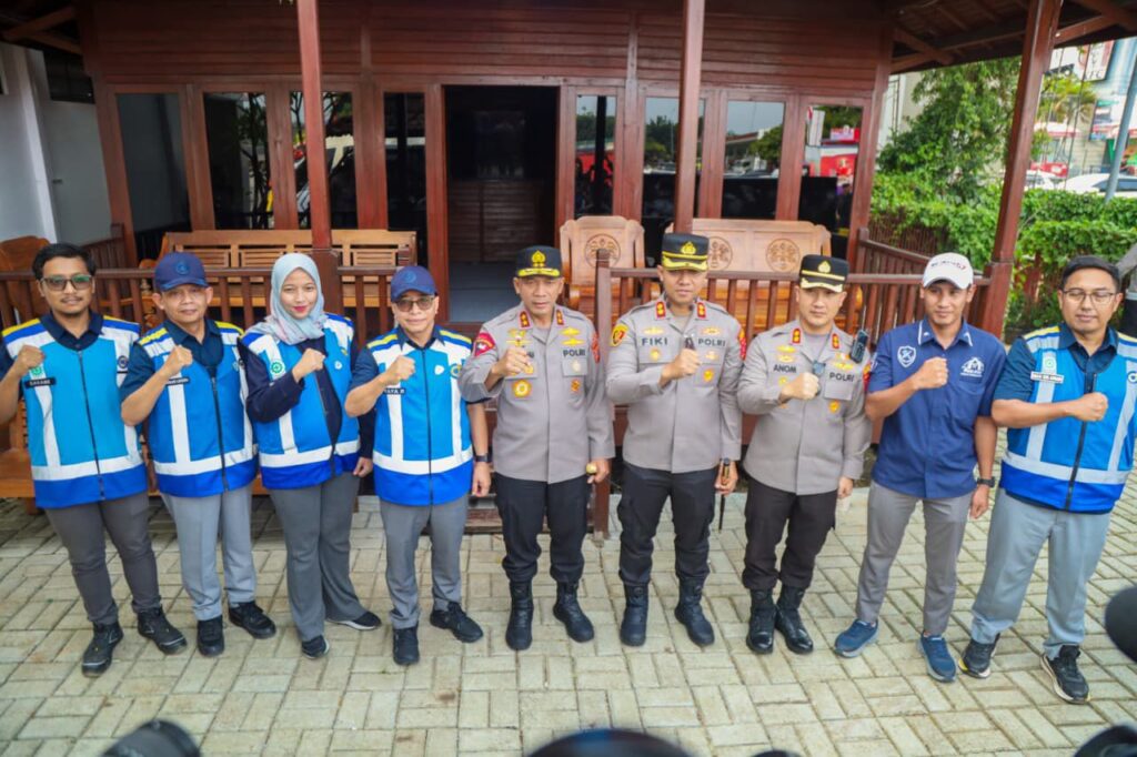Program mudik gratis Polres Karawang 2026 resmi dibuka bagi masyarakat yang ingin pulang ke kampung halaman pada momen Hari Raya Idul Fitri 1447 Hijriah.