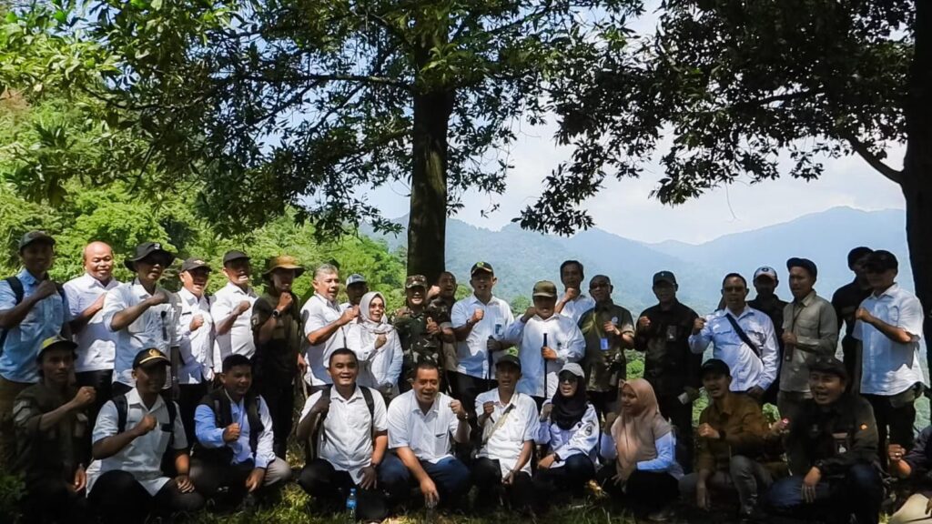 Hutan Sanggabuana 11.743 Hektare Disetujui Jadi Tahura, Langkah Besar Konservasi di Jawa Barat 1 Langkah besar konservasi: Hutan Sanggabuana seluas 11.743 hektare segera jadi Tahura akhirnya memasuki tahap realisasi setelah melalui proses panjang sejak tahun 2021.