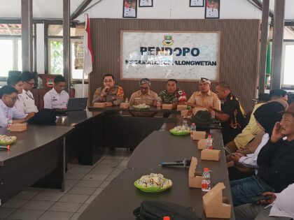 Forkopimcam Cikalongwetan gelar rapat evaluasi MBG, 14 April 2026. Vendor dinilai sesuai standar gizi, distribusi diperbaiki, sasaran ibu hamil dan balita diperketat.