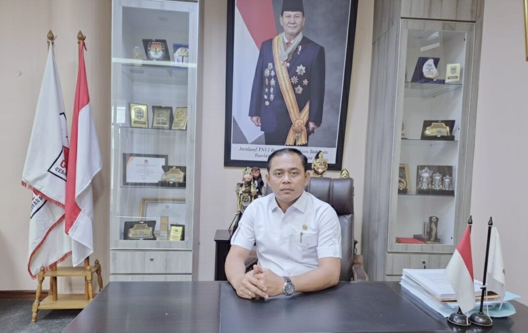 DPRD Karawang di Hari Buruh 2026: Hak Pekerja Bukan Sekadar Seremonial 1 Ketua DPRD Karawang Endang Sodikin di May Day 2026 tegaskan buruh bukan pelengkap industri, melainkan kekuatan utama pembangunan daerah yang layak mendapat perlindungan nyata.