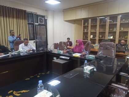 DPRD Karawang gelar RDP kasus Koperasi Pindodeli: 36 korban rugikan Rp450 juta, koperasi absen, jalur pidana dan perdata disiapkan dalam 2 pekan.
