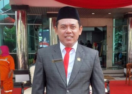 DPRD Karawang usulkan PJU terintegrasi CCTV 24 jam untuk cegah begal, sekaligus dorong penambahan personel Polresta Karawang.