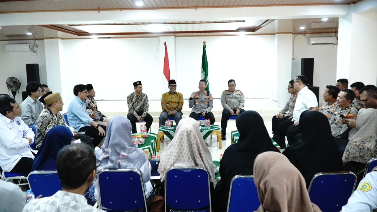 Polresta Karawang gelar silaturahmi bersama PD Muhammadiyah, bahas program Sapa Pagi, GAZZ Karawang, dan dukungan Universitas Muhammadiyah Karawang.