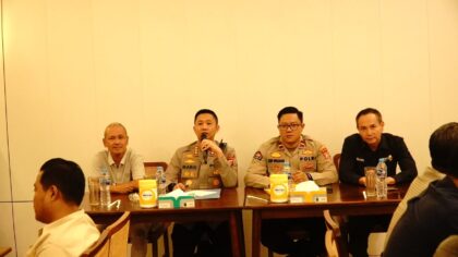 Polresta Karawang gelar silaturahmi bersama insan pers, perkenalkan Kapolresta Mario Prahatinto dan program GAZZ Karawang untuk perkuat kemitraan Polri-media.