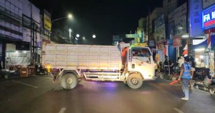 Patroli KRYD Polresta Karawang tindak truk B 9890 FYX yang lawan arus usai diteriaki warga, wujudkan semangat GAZZ Karawang.