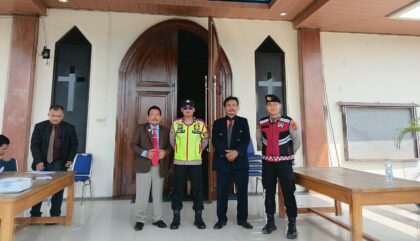 Polresta Karawang kerahkan 84 personel amankan kebaktian di 25 gereja se-Karawang, Minggu (9/8/2026), demi ibadah yang aman, nyaman, dan khidmat.