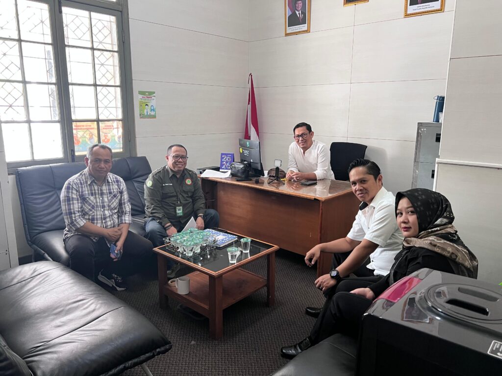 Kuasa hukum Atin Supriatin siapkan somasi terhadap RSUD Garut usai IUD diduga terpasang tanpa persetujuan sejak 2016 dan baru ditemukan 2026.