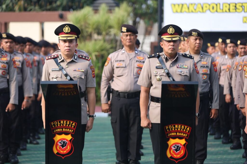 AKBP Afrian Satya Permadi resmi jabat Wakapolresta Karawang, gantikan Kompol Andriyanto dalam sertijab 11 pejabat.